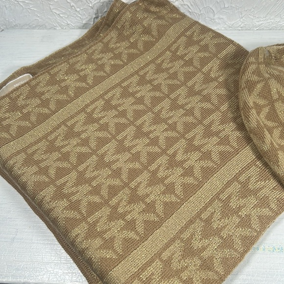 Michael Kors Tan Knit Hat and Scarf Set - Picture 5 of 10